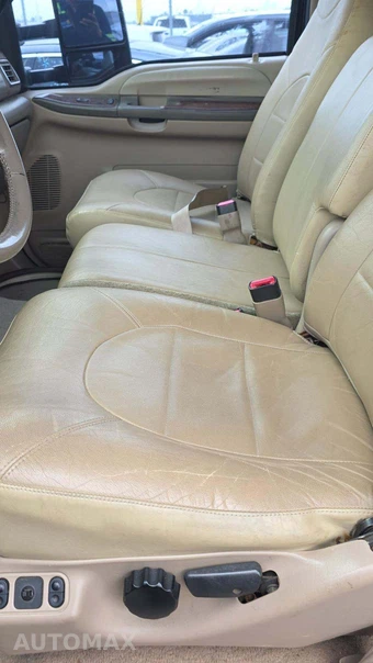2000 Ford Excursion Limited – miniatura 29