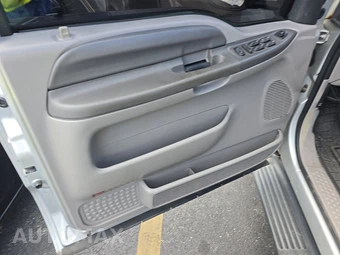 2000 Ford Excursion XLT – miniatura 9