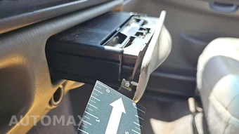 2000 Ford Excursion XLT – miniatura 37