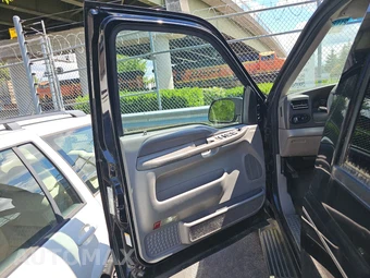 2000 Ford Excursion XLT – miniatura 9