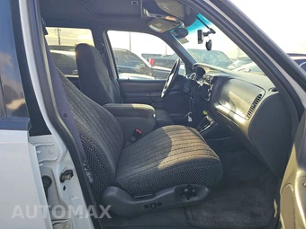 2000 Ford Explorer XLT – miniatura 8