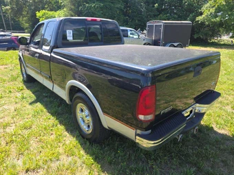 2000 Ford F-150 XL Extended Cab Long Bed w/Rear Doors - miniatura 2