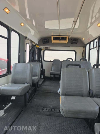 2000 Ford Super Duty E-350 Cutaway DRW - miniatura 13