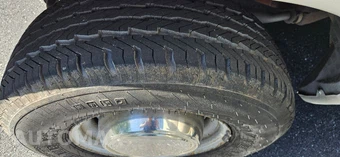 2000 Ford Super Duty E-350 Wagon XL 138.0" WB - miniatura 16