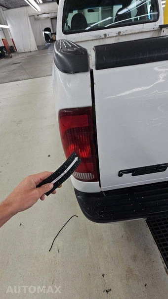 2000 Ford Super Duty F-250 XL Extended Cab Long Bed w/Rear Doors – miniatura 33