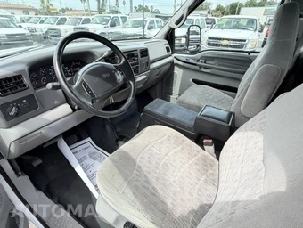 2000 Ford Super Duty F-550 Cab Chassis XL Regular Cab DRW - miniatura 11