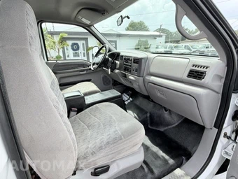 2000 Ford Super Duty F-550 Cab Chassis XL Regular Cab DRW - miniatura 14