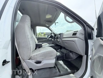 2000 Ford Super Duty F-550 Cab Chassis XL Regular Cab DRW - miniatura 15