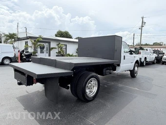 2000 Ford Super Duty F-550 Cab Chassis XL Regular Cab DRW - miniatura 5