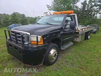 2000 Ford Super Duty F-550 Cab Chassis XLT Regular Cab DRW