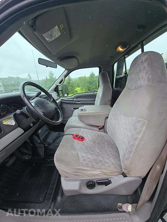 2000 Ford Super Duty F-550 Cab Chassis XLT Regular Cab DRW - miniatura 6