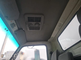 2000 Isuzu NPR Base Low Tilt – miniatura 16