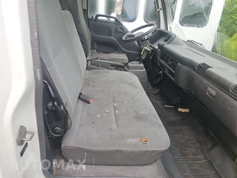 2000 Isuzu NPR Base Low Tilt – miniatura 8