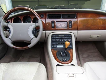 2000 Jaguar XK8 Convertible - miniatura 14