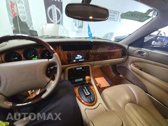 2000 Jaguar XK8 Coupe – miniatura 10