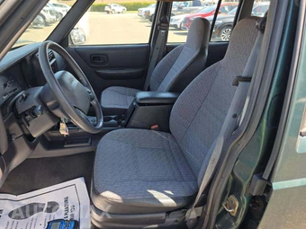 2000 Jeep Cherokee SE – miniatura 3