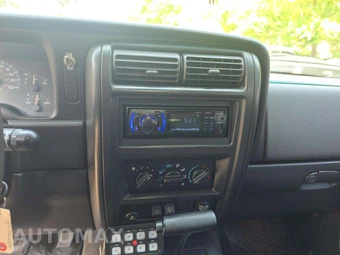 2000 Jeep Cherokee Sport – miniatura 10