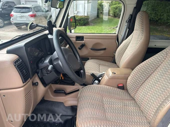 2000 Jeep Wrangler Sport - miniatura 10
