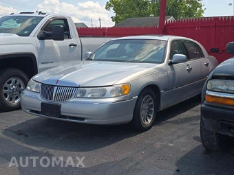 2000 Lincoln Town Car Signature