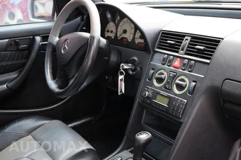 2000 Mercedes-Benz C-Class 4dr Sdn 2.3L Kompressor - miniatura 7
