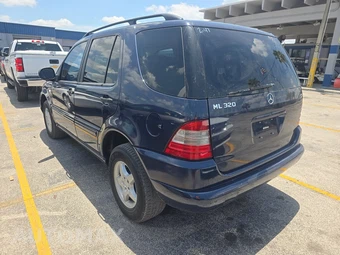 2000 Mercedes-Benz ML 320 – miniatura 6