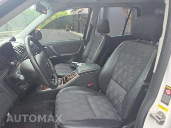 2000 Mercedes-Benz ML 320 - miniatura 3