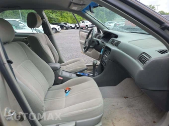 2000 Toyota Camry LE – miniatura 18