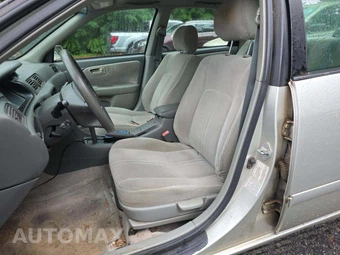 2000 Toyota Camry LE – miniatura 6