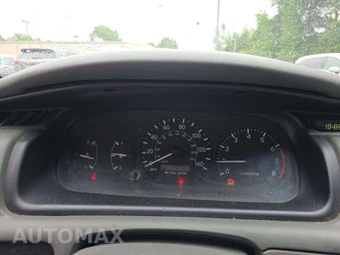 2000 Toyota Camry LE – miniatura 9