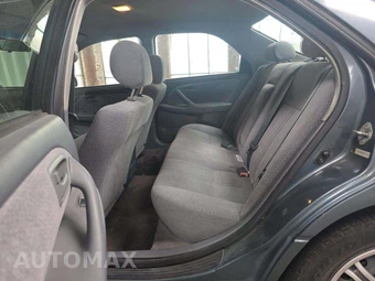 2000 Toyota Camry LE – miniatura 10
