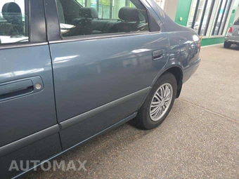 2000 Toyota Camry LE – miniatura 21