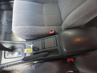 2000 Toyota Camry LE – miniatura 5