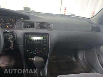 2000 Toyota Camry LE – miniatura 7
