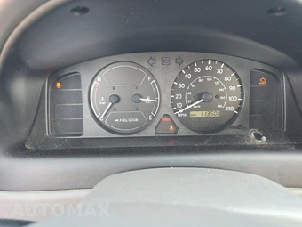 2000 Toyota Corolla CE – miniatura 12