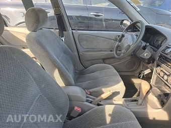 2000 Toyota Corolla CE – miniatura 8