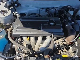 2000 Toyota Corolla CE – miniatura 18