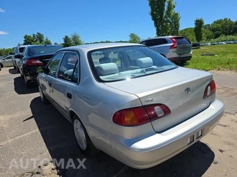 2000 Toyota Corolla CE – miniatura 6