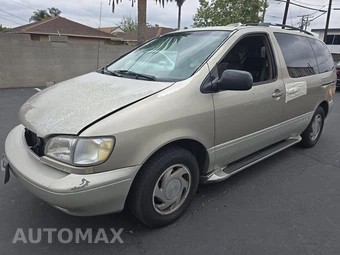 2000 Toyota Sienna LE 114.2" WB
