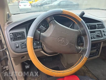 2000 Toyota Sienna LE 114.2" WB - miniatura 10