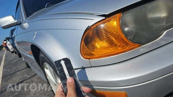 2001 BMW 3 Series Convertible 325Ci – miniatura 32