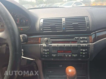 2001 BMW 3 Series Sedan 325xi – miniatura 10