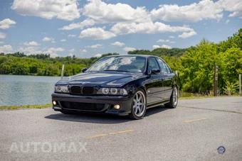 2001 BMW M5 Sedan - miniatura 2