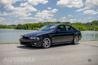 2001 BMW M5 Sedan - miniatura 3