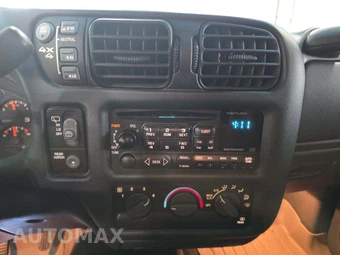 2001 Chevrolet Blazer LT - miniatura 10