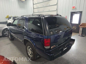 2001 Chevrolet Blazer LT - miniatura 2