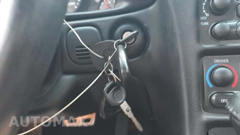 2001 Chevrolet Corvette Convertible - miniatura 20