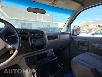 2001 Chevrolet Express G2500 Passenger Van 135.0" WB - miniatura 10