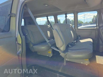 2001 Chevrolet Express G2500 Passenger Van 135.0" WB - miniatura 16