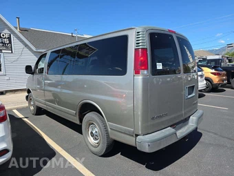 2001 Chevrolet Express G2500 Passenger Van 135.0" WB - miniatura 2