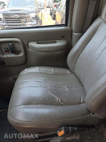 2001 Chevrolet Express G3500 Cargo Van 135.0" WB - miniatura 19
